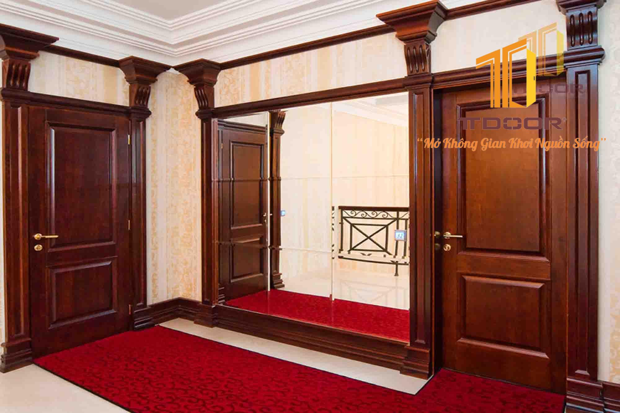 Mẫu cửa gỗ tự nhiên lắp cho Khách sạn cao cấp